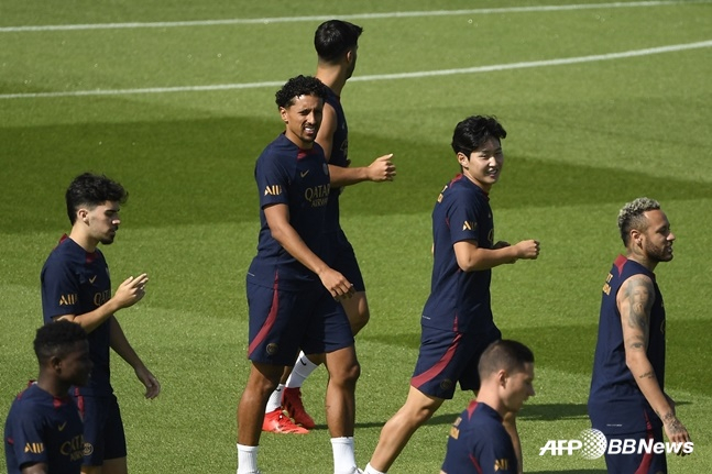 훈련 중인 PSG 선수들. /AFPBBNews=뉴스1