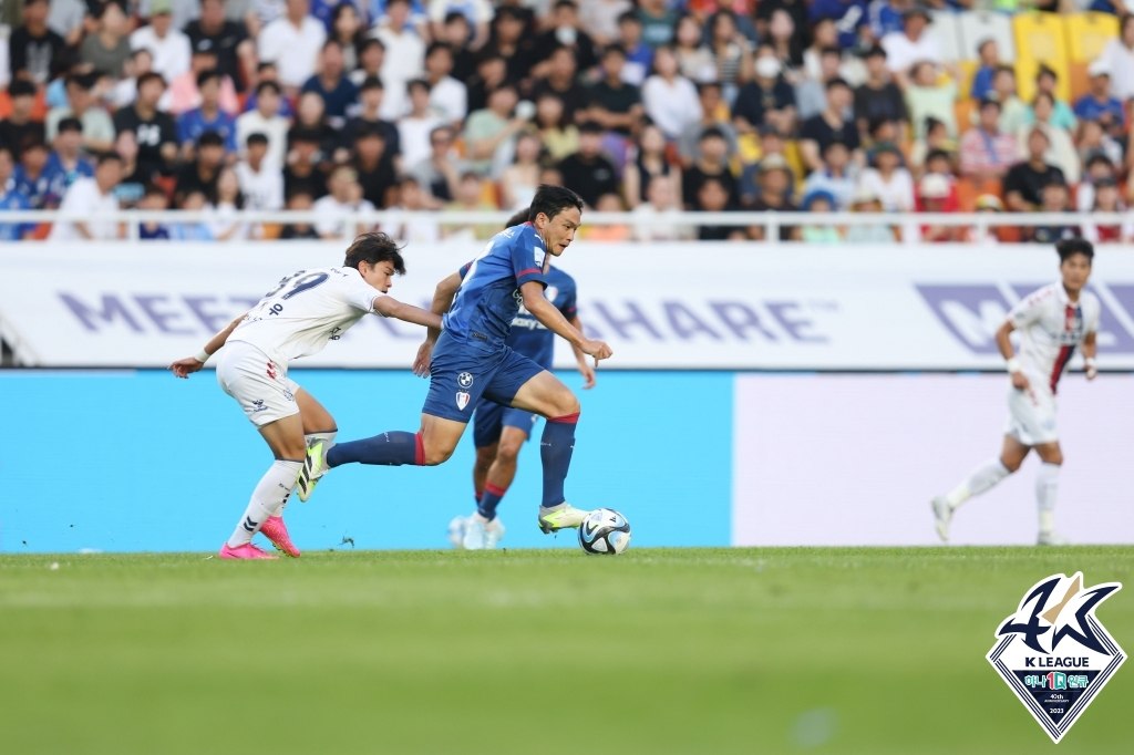 박대원(가운데). /사진=한국프로축구연맹