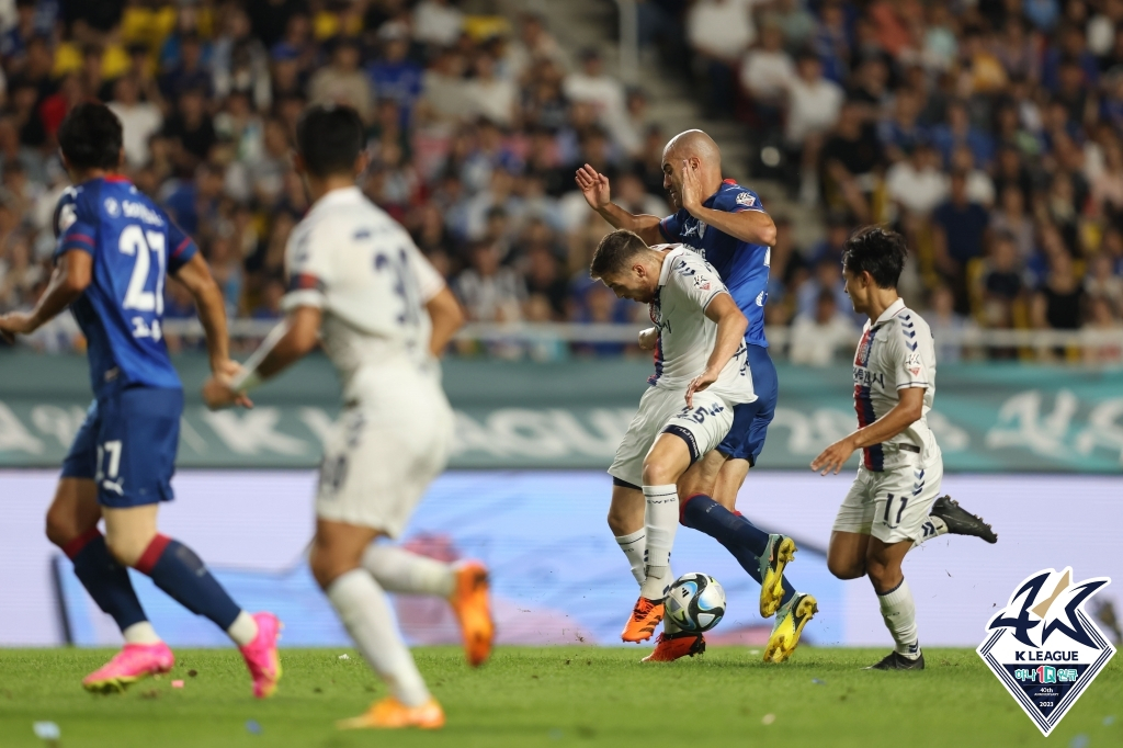 수원더비 경기 모습. /사진=한국프로축구연맹