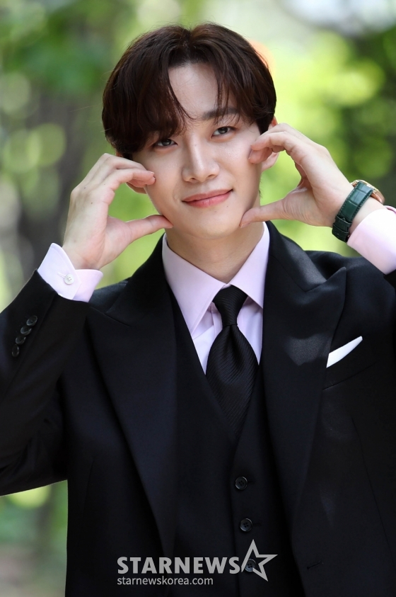 2PM 준호, 스타랭킹 男아이돌 3위 올랐다..인기 상위권 | 스타뉴스