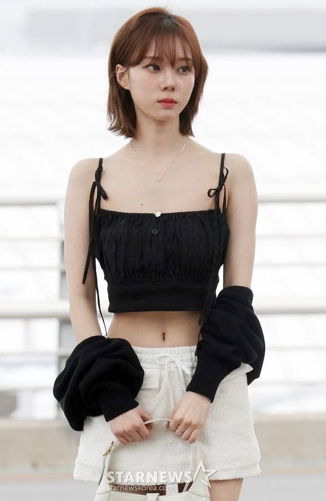 그룹 에스파(aespa) 윈터가 해외 일정 차 미국 뉴욕으로 7일 오전 인천국제공항을 통해 출국하고 있다. 2023.06.07 /사진=임성균 기자 tjdrbs23@