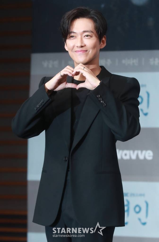 배우 남궁민이 4일 오후 서울 마포구 상암동 MBC에서 진행된 금토드라마 '연인' 제작발표회에 참석해 포즈를 취하고 있다. 병자호란을 겪으며 엇갈리는 연인들의 사랑과 백성들의 생명력을 다룬 휴먼역사멜로 드라마 '연인'은 오늘(4일) 첫 방송된다. /2023.08.04 /사진=이동훈