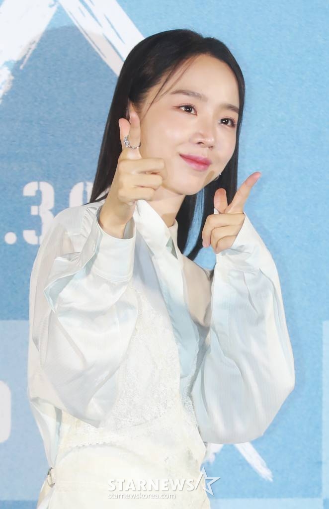 배우 신혜선이 9일 오전 서울 메가박스 성수점에서 진행된 영화 '타겟'(감독 박희곤) 제작발표회에 참석해 포즈를 취하고 있다.  중고거래로 범죄의 표적이 된 ‘수현’의 일상 속에서 벌어지는 서스펜스를 담은 스릴러 '타겟'은 오는 30일 개봉한다. /2023.08.09 /사진=이동훈