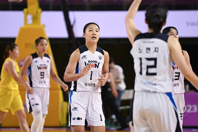 2023 박신자컵에서 좋은 활약을 보여준 박지현(가운데). /사진=WKBL 제공
