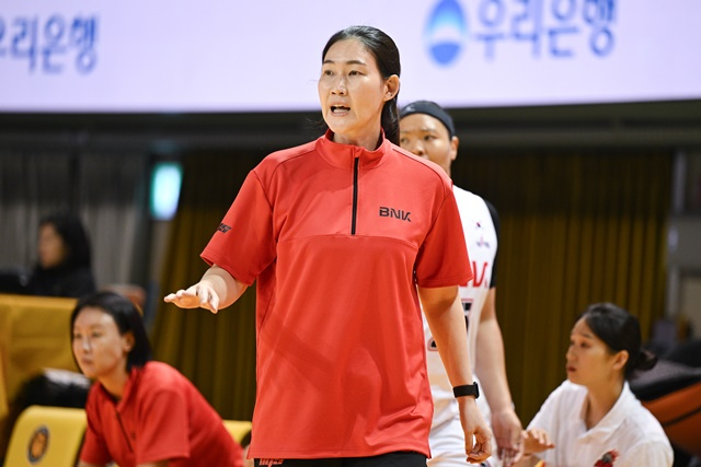 박정은 BNK 감독. /사진=WKBL 제공