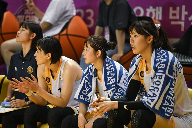 강이슬, 허예은, 박지수. /사진=WKBL 제공