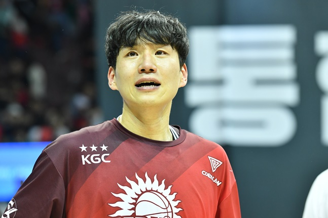 KT가 FA로 영입한 문성곤. /사진=KBL
