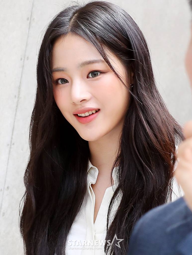 걸그룹 뉴진스 민지가 5일 오전 서울 중구 동대문디자인플라자(DDP)에서 열린 '2024 S/S 서울패션위크' 얼킨 컬렉션에 참석해 포즈를 취하고 있다. 2023.09.05 /사진=김창현