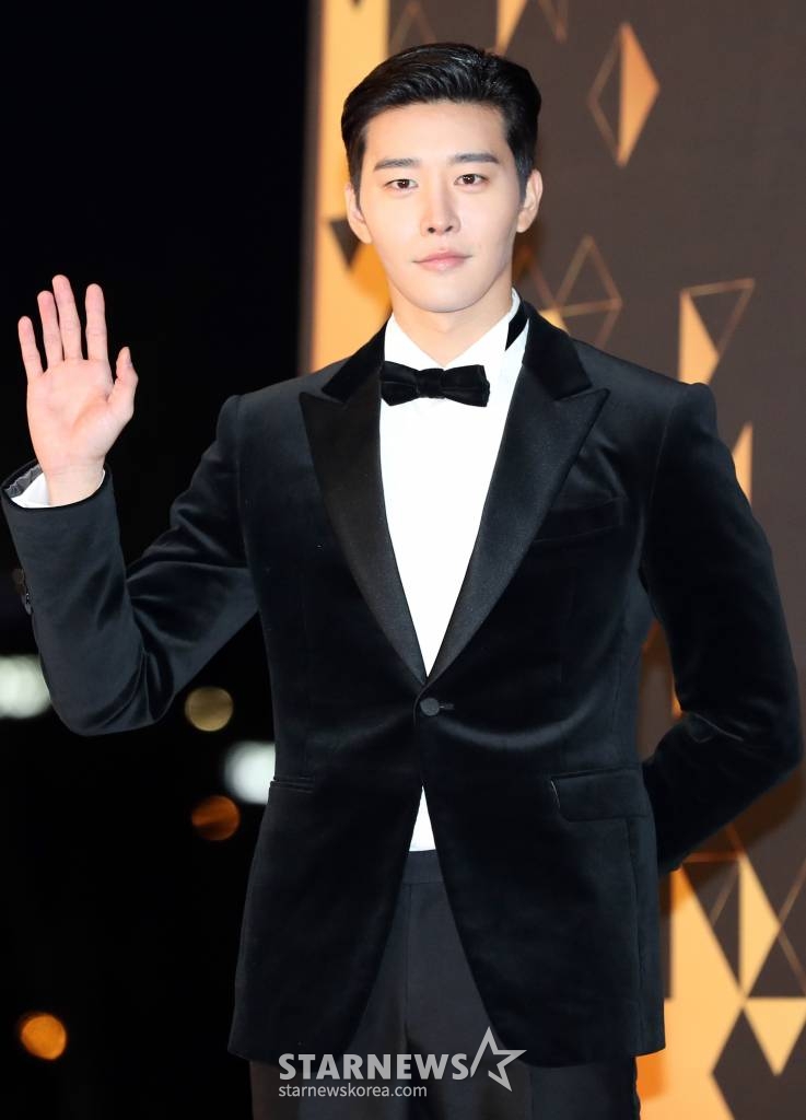 탤런트 김권이 31일 오후 서울 여의도 KBS홀에서 열린 '2018 연기대상'에 참석해 포즈를 취하고 있다. /사진=이기범 기자 leekb@