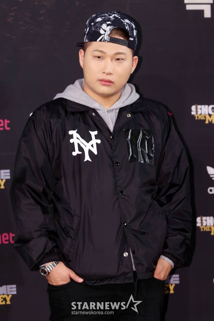 가수 스윙스가 25일 오후 서울 여의도 63씨티 시더룸에서 열린 케이블채널 Mnet 래퍼 서바이벌 프로그램 '쇼미더머니 3' 제작발표회에 참석하고 있다. '쇼미더머니 3'는 기존의 크루대결이 아닌 4팀의 '팀 대결'로 새로운 변화를 꾀하며 한층 뜨거운 힙합 열기를 몰고 올 예정으로 7월 3일 첫 방송된다. /사진=최부석 기자 my2eye@