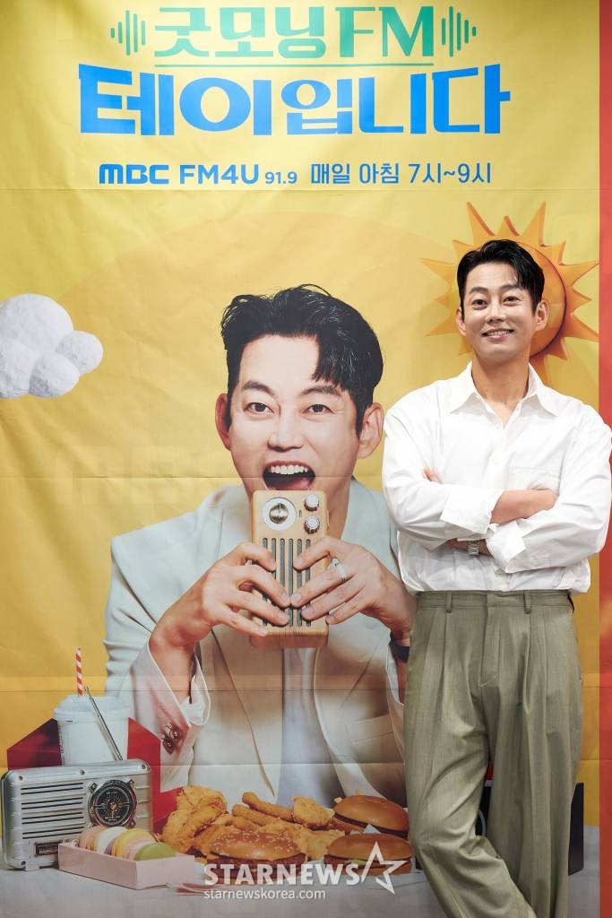 30일 오전 온라인으로 진행된 MBC 라디오 신규 DJ 기자간담회에서 '굿모닝FM 테이입니다'의 테이가 포즈를 취하고 있다. /사진제공=MBC 2023.06.30 /사진=이동훈 기자 photoguy@