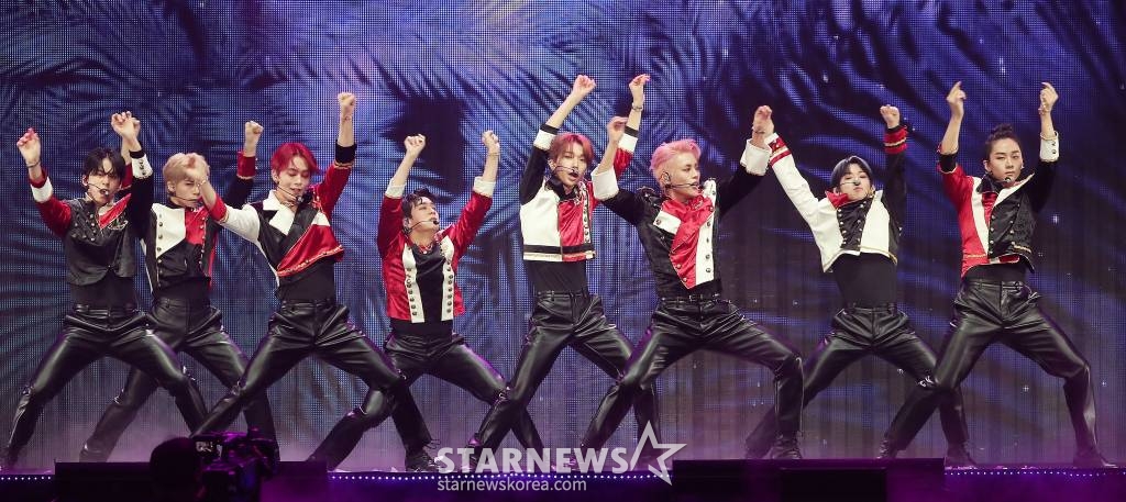 그룹 TFN이 지난 13일 오후 일본 나고야 니혼가이시홀에서 열린 스타뉴스-미디어보이 주최 '2022 Asia Artist Awards IN JAPAN'(2022 아시아 아티스트 어워즈, 이하 2022 AAA)에서 멋진 무대를 선보이고 있다. TFN은 이날 AAA 포텐셜을 수상했다. /사진=김창현 기자 chmt@