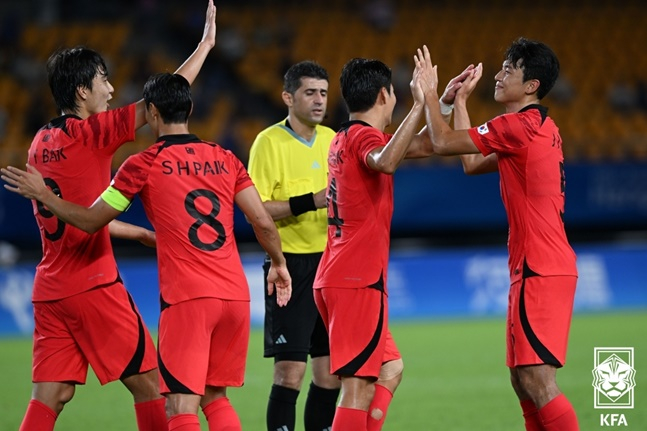 득점 후 기뻐하는 한국 선수단. /사진=대한축구협회