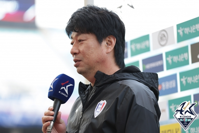 김병수 감독. /사진=한국프로축구연맹