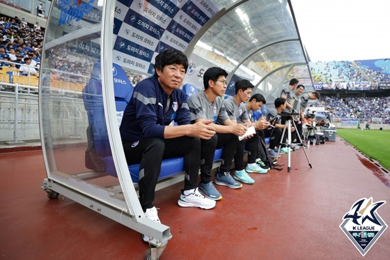 김병수 감독. /사진=한국프로축구연맹