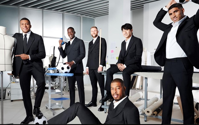 PSG 단체샷. 이강인은 오른쪽에서 두 번째. /사진=PSG 리포트 캡처