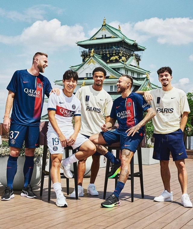 이강인(왼쪽에서 두 번째)의 일본투어 모습. /사진=PSG SNS