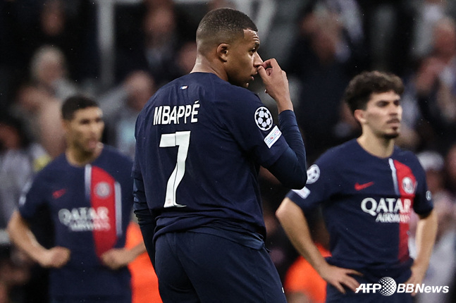 실망감을 드러낸 PSG 선수들. /AFPBBNews=뉴스1