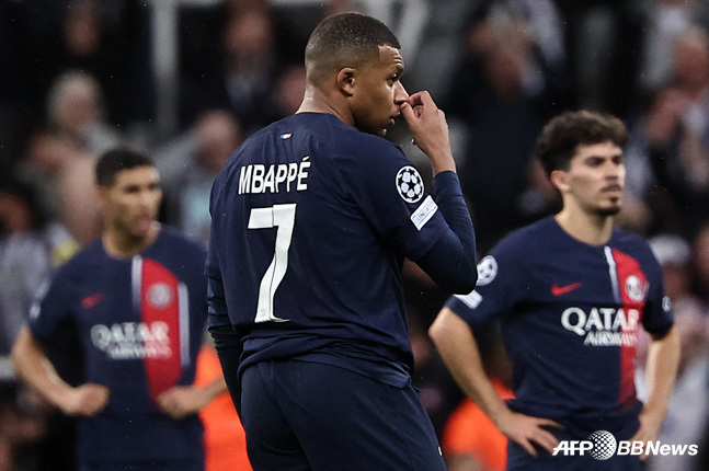 실망감을 드러낸 PSG 선수들. /AFPBBNews=뉴스1