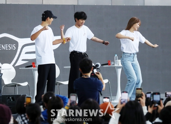 송중기 홍사빈 김형서 / 사진=김창현 기자