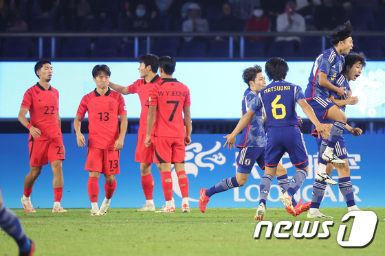 실점 후 아쉬워하는 한국 선수들(빨간색). /사진=뉴스1