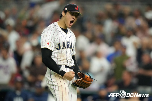 오타니 쇼헤이가 2023 월드베이스볼클래식(WBC)에서 일본 국가대표팀으로 출전해 포효하고 있다. /AFPBBNews=뉴스1