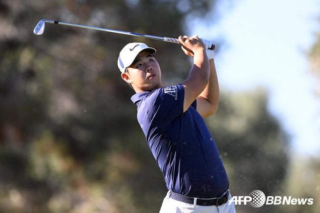 김주형이 16일(한국시간) 네바다주 라스베이거스의 TPC 서머린에서 열린 PGA 투어 슈라이너스 칠드런스 오픈서 타구를 응시하고 있다./AFPBBNews=뉴스1