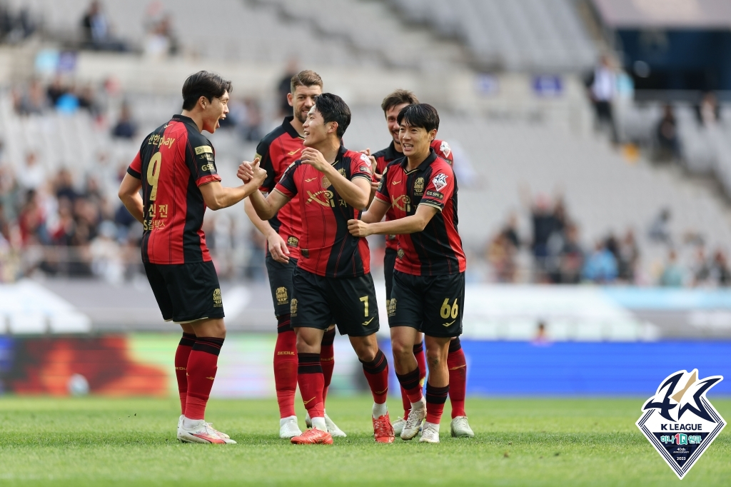 선제골을 넣은 나상호(가운데). /사진=한국프로축구연맹