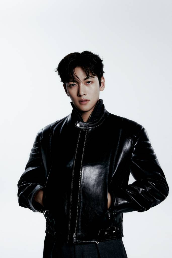 디즈니+ '최악의 악'의 배우 지창욱이 24일 진행된 라운드 인터뷰를 위해 포즈를 취하고 있다. /사진제공=월트디즈니컴퍼니코리아 2023.10.24 /사진=이동훈