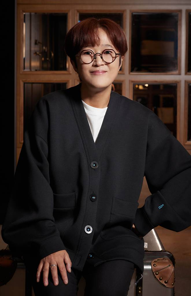 영화 '오픈 더 도어'의 제작자 송은이가 25일 진행된 인터뷰를 위해 포즈를 취하고 있다. '오픈 더 도어'는 미국 뉴저지 한인 세탁소 살인 사건 이후 7년, 비밀의 문을 열어버린 한 가족의 숨겨진 진실을 그린 미스터리 심리 스릴러다. /사진제공=컨텐츠랩비보 2023.10.25 /사진=이동훈