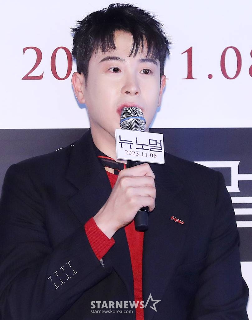 가수 겸 배우 표지훈이 27일 오후 서울 용산구 아이파크몰 CGV에서 진행된 영화 '뉴 노멀' 언론시사회 및 기자간담회에 참석해 인사말을 하고 있다. '뉴 노멀'은 공포가 일상이 되어 버린 새로운 시대에 도착한 웰메이드 말세 스릴러다. 2023.10.27 /사진=김창현