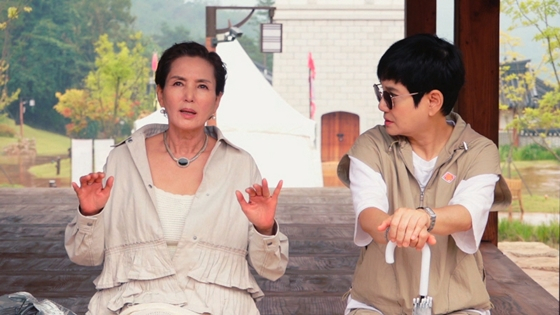 KBS 1TV '박원숙의 같이 삽시다'의 배우 안소영(사진 왼쪽)./사진=KBS