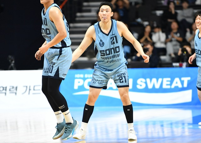 김강선(오른쪽). /사진=KBL 제공