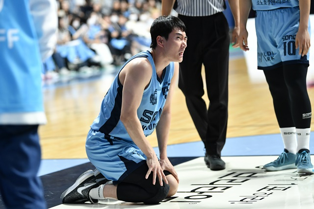 김진유 부상 투혼. /사진=KBL 제공