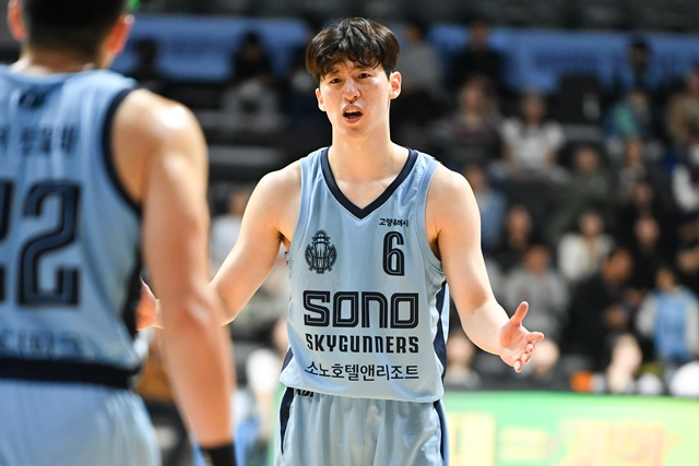 엄청난 활약을 보여준 고양 소노의 이정현(오른쪽). /사진=KBL 제공