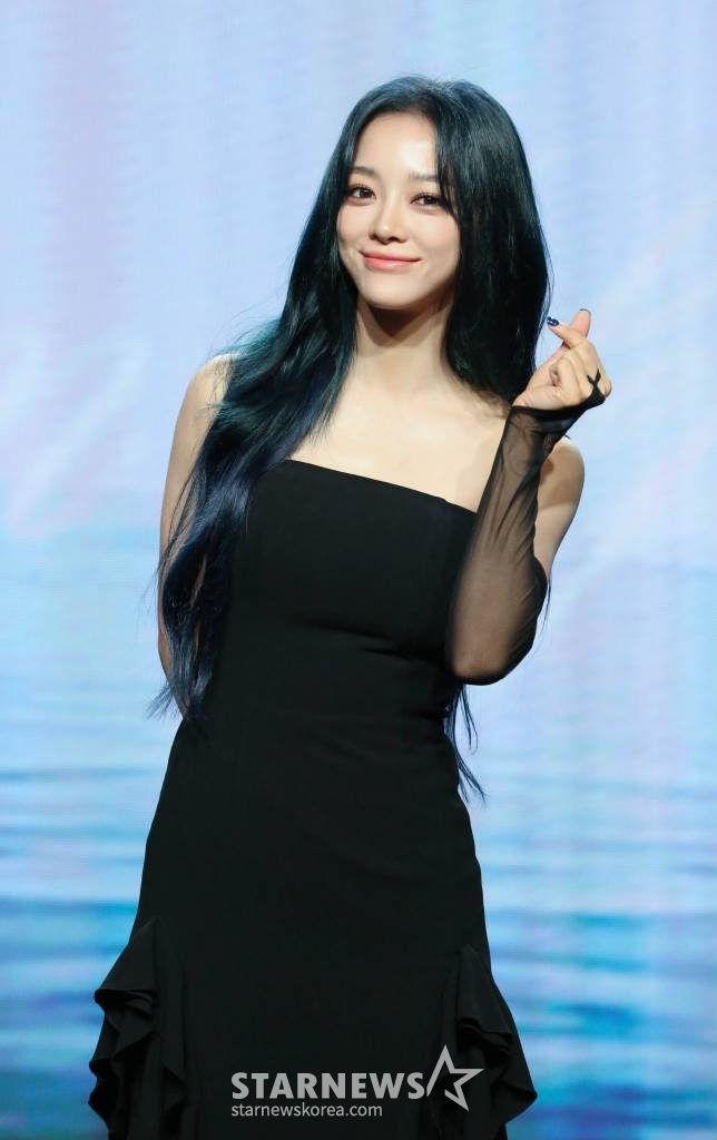 가수 김세정이 4일 오후 서울 청담동 일지아트홀에서 진행된 첫 번째 정규 앨범 '문'(門) 발매 기념 쇼케이스에서 포즈를 취하고 있다. /사진제공=젤리피쉬 2023.09.04 /사진=이동훈
