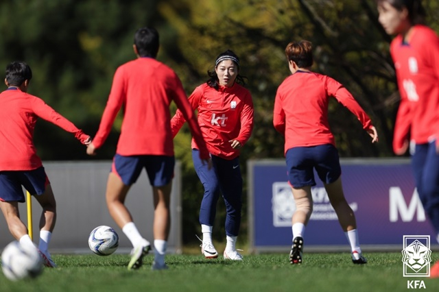 선제골 주인공 심서연(가운데). /사진=대한축구협회 제공