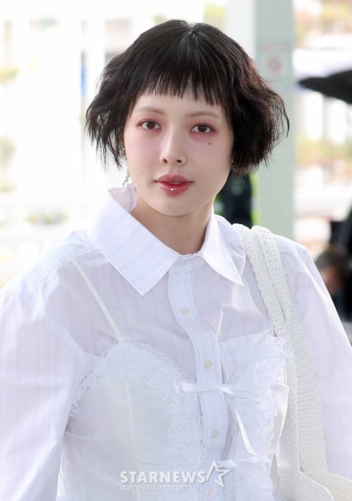 가수 현아(HyunA)가 태국 방콕 공연 차 13일 오전 인천국제공항을 통해 출국하고 있다. 2023.04.13 /사진=임성균 기자 tjdrbs23@