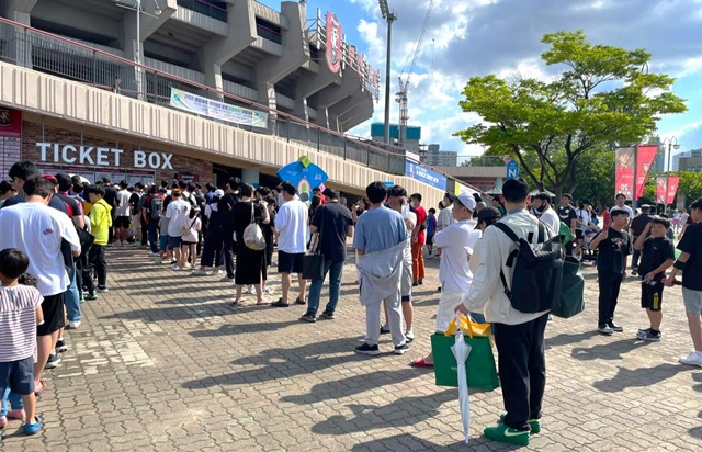 부천FC 현장판매. /사진=부천FC 제공