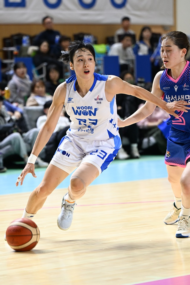 김단비(왼쪽). /사진=WKBL 제공