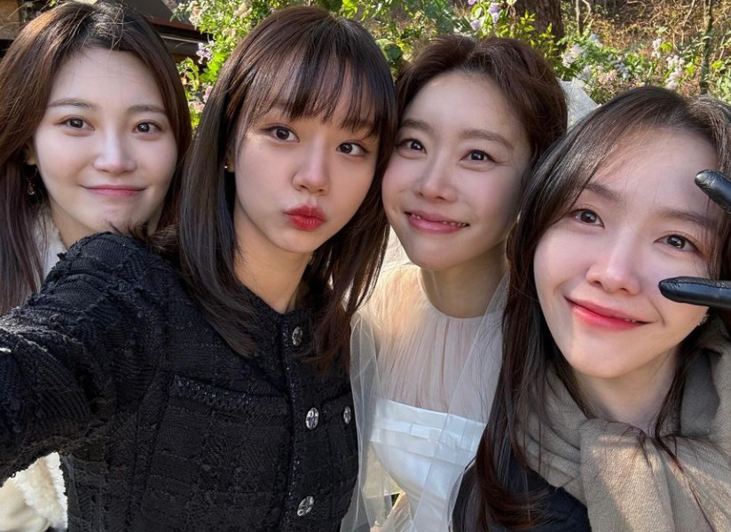 민아, 소진, 혜리, 유라 /사진=인스타그램