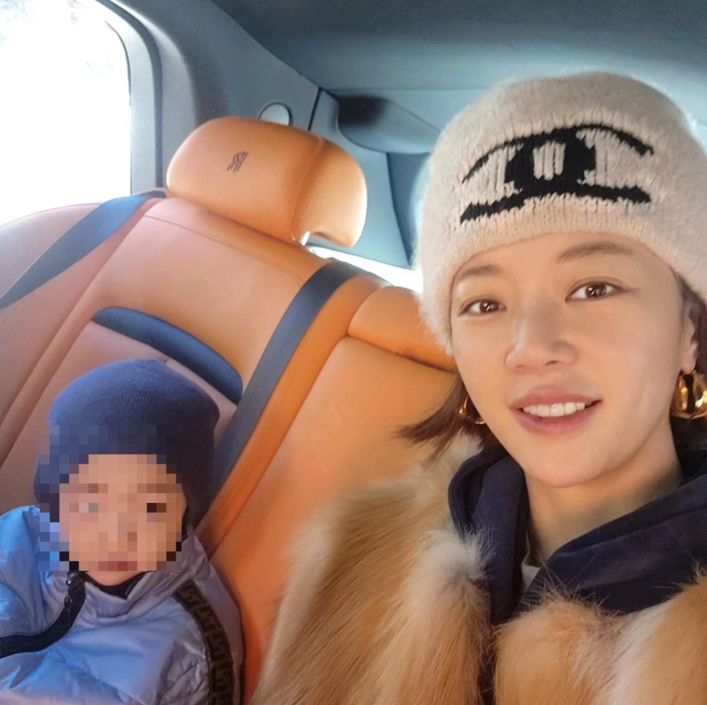 /사진=황정음