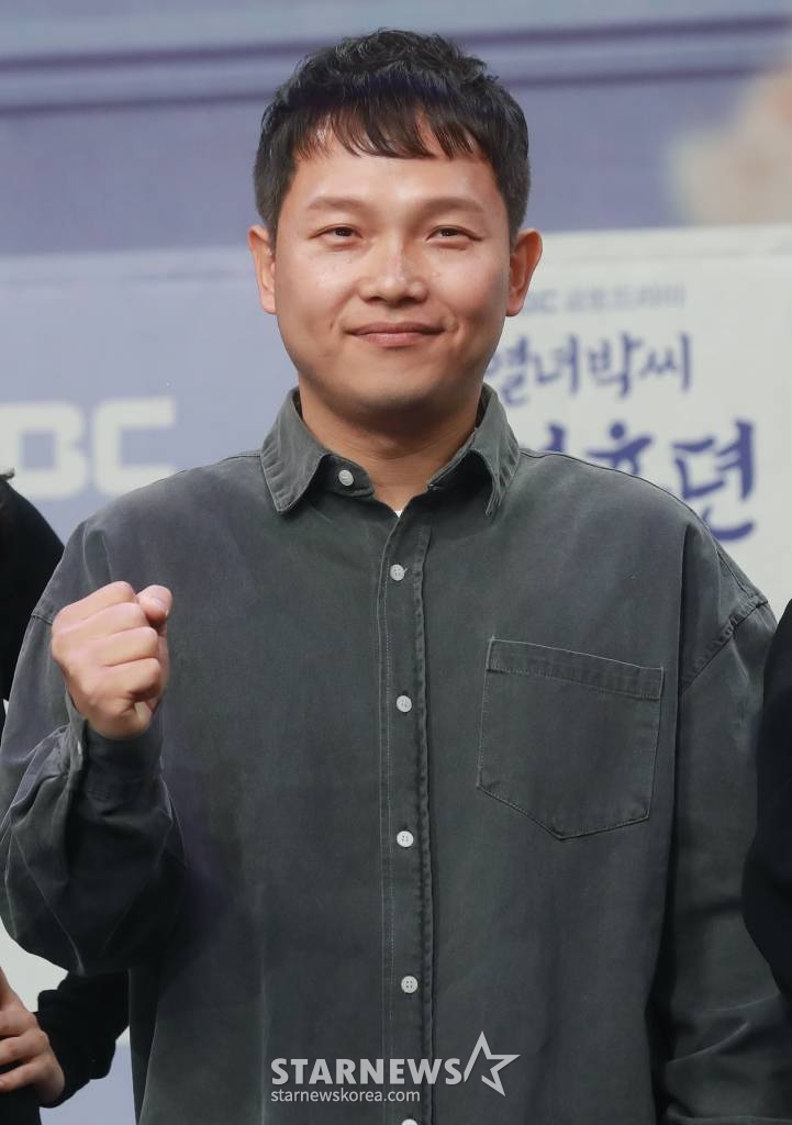 박상훈 감독이 22일 오후 서울 마포구 상암동 MBC에서 진행된 금토드라마 '열녀박씨 계약결혼뎐' 제작발표회에 참석해 포즈를 취하고 있다. 죽음을 뛰어넘어 2023년 대한민국에 당도한 19세기 욕망 유교걸 박연우와 21세기 무감정끝판왕 강태하의 금쪽같은 계약결혼 스토리 '열녀박씨 계약결혼뎐'은 오는 24일 첫 방송된다. /2023.11.22 /사진=이동훈