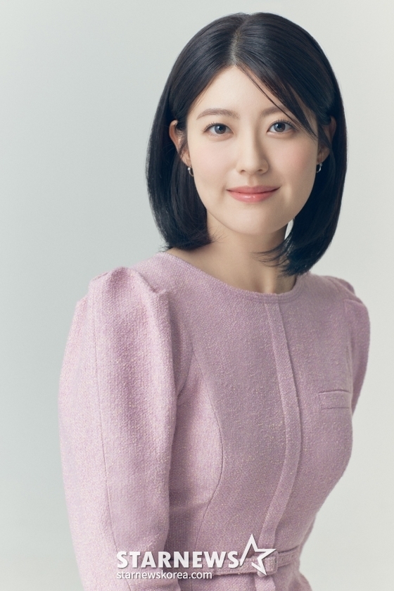배우 남지현이 24일 오전 서울 강남구 라운지365에서 진행된 유플러스 드라마 '하이쿠키' 관련 인터뷰를 위해 포즈를 취하고 있다. '하이쿠키'는 한입만 먹어도 자신의 욕망을 실현시켜주는 의문의 수제 쿠키가 엘리트 고등학교를 집어삼키면서 벌어지는 이야기다. / 사진제공 = 매니지먼트 숲 /사진=김창현