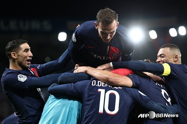 득점 후 기뻐하는 PSG 선수들. /AFPBBNews=뉴스1