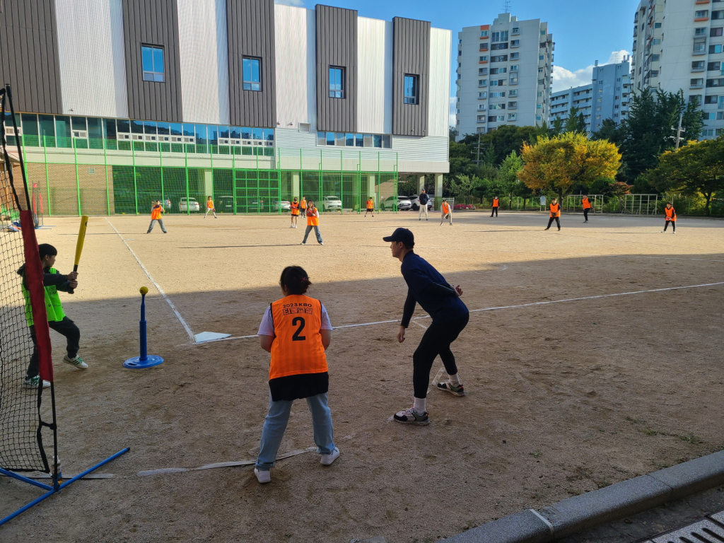 2023년 찾아가는 티볼교실 교육 모습. /사진=KBO 제공