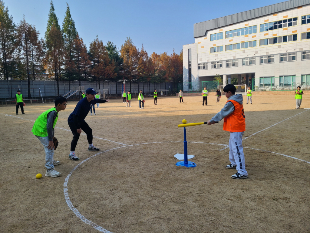2023년 찾아가는 티볼교실 교육 모습. /사진=KBO 제공