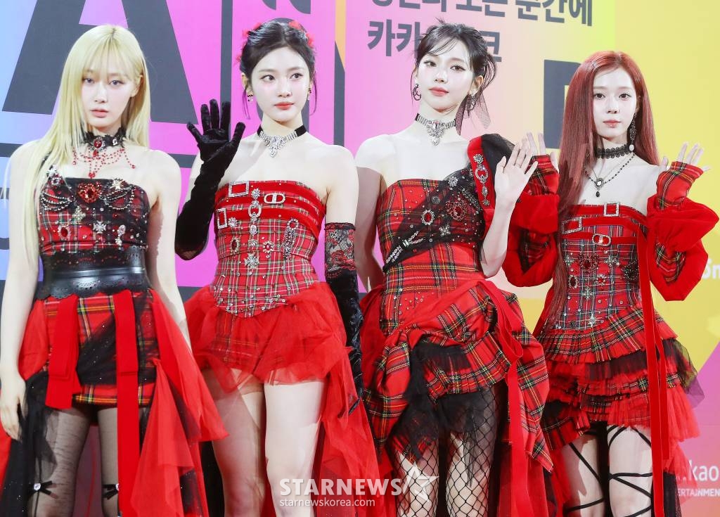 걸그룹 에스파가 2일 오후 인천 중구 인스파이어 아레나에서 진행된 'MMA 2023'(제15회 멜론 뮤직어워드) 레드카펫 행사에 참석해 포즈를 취하고 있다. 2023.12.02 /사진=김창현