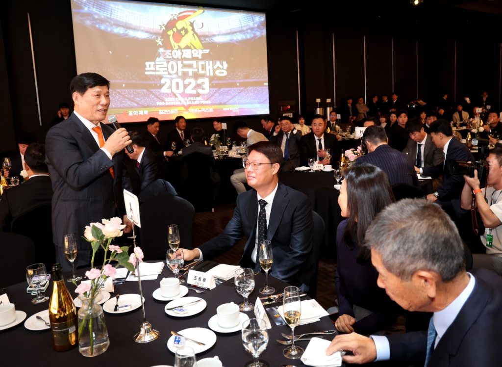 허구연(왼쪽) KBO 총재.