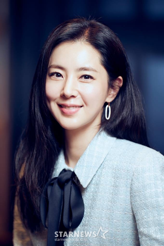 영화 '교토에서 온 편지'(감독 김민주)의 배우 한채아가 6일 진행된 인터뷰를 위해 포즈를 취하고 있다. /사진제공=판씨네마 2023.12.06 /사진=이동훈